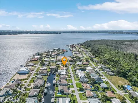 5819 SW 1st Pl, Cape Coral, FL 33914