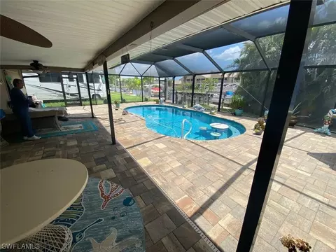 4208 SE 6th Pl, Cape Coral, FL 33904