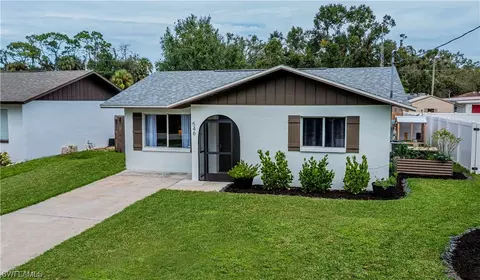546 Redlin St, North Fort Myers, FL 33903
