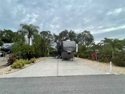 5825 Brightwood Dr, Fort Myers, FL 33905