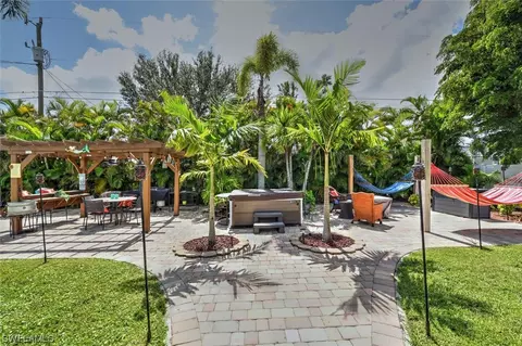 136 SE 19th Ter, Cape Coral, FL 33990