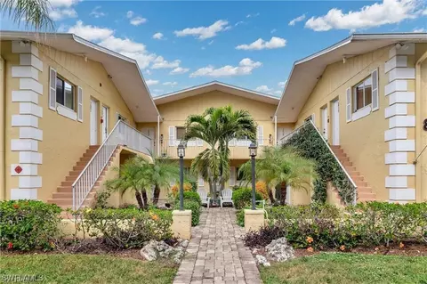 8162 Country Rd #204, Fort Myers, FL 33919
