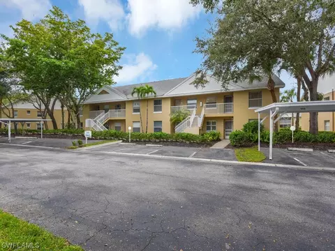 144 Pebble Shores Dr #9-204, Naples, FL 34110