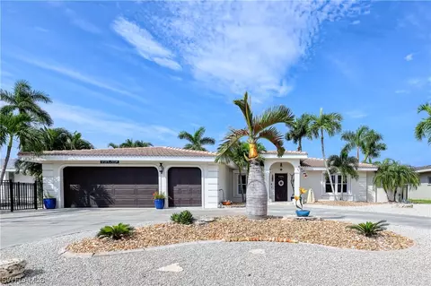 18212 Cutlass Dr, Fort Myers Beach, FL 33931