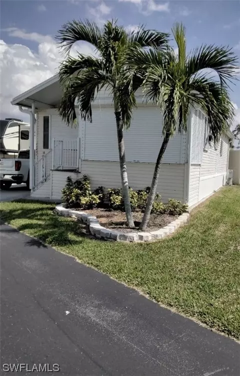 11631 Ariana Dr, Fort Myers, FL 33908