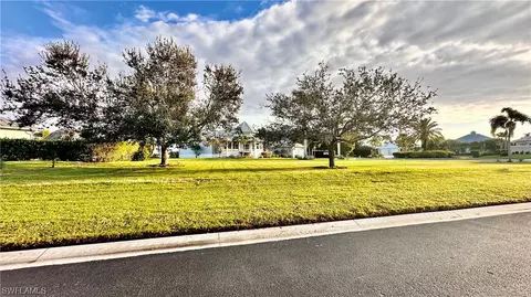 18220 Chesapeake Ct, Fort Myers, FL 33908