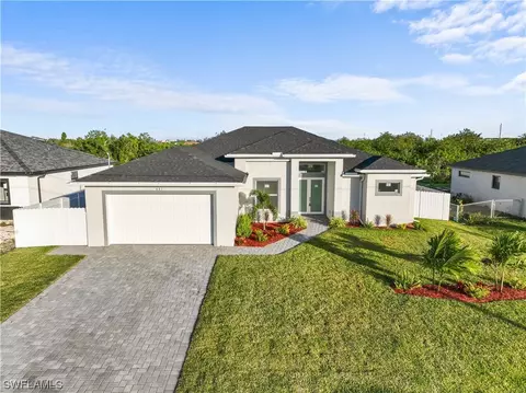 621 SW 18th Ct, Cape Coral, FL 33991