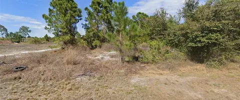 2610 32nd St SW, Lehigh Acres, FL 33976