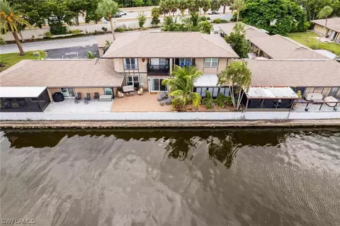 491 Island Cir #2, Fort Myers, FL 33919