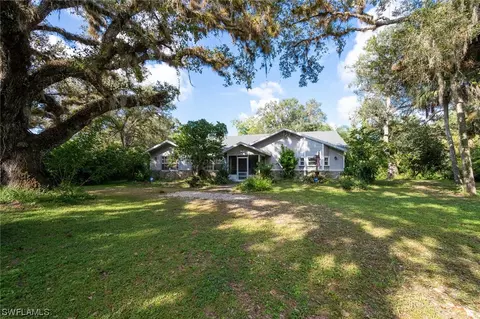 140 S Davis St, Labelle, FL 33935 photo 1
