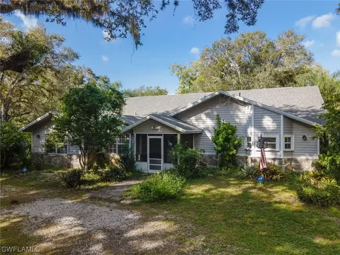 140 S Davis St, Labelle, FL 33935 photo 3