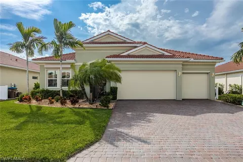 2892 Sunset Pointe Cir, Cape Coral, FL 33914