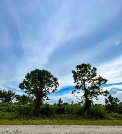 1004 E 9th St, Lehigh Acres, FL 33972