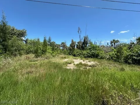3518 Papaya St, Saint James City, FL 33956