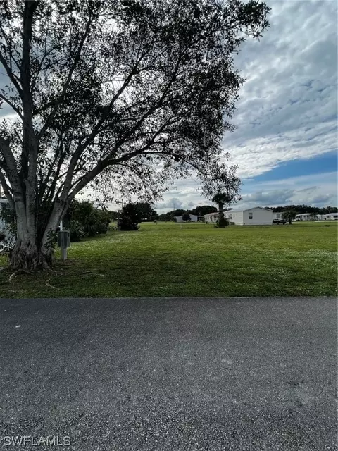 866 Yacht Club Way NW, Moore Haven, FL 33471