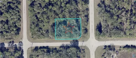 136 Columbus Blvd S, Lehigh Acres, FL 33974