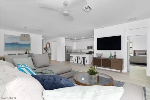 1395 Birdie Dr, Naples, FL 34120