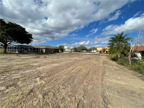 410 NE Van Loon Ln, Cape Coral, FL 33909