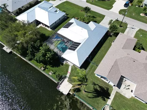 1727 SE 5th Ct, Cape Coral, FL 33990
