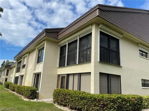 5790 Trailwinds Dr #121, Fort Myers, FL 33907