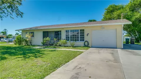 4218 SE 8th Ave, Cape Coral, FL 33904