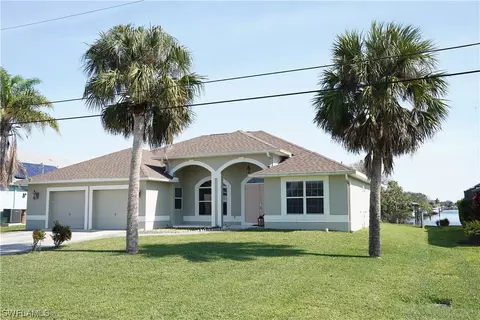 2224 Isle Of Pines Ave, Fort Myers, FL 33905