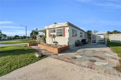 26174 Kings Rd, Bonita Springs, FL 34135