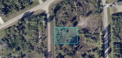 425 Parkman Ave, Lehigh Acres, FL 33974