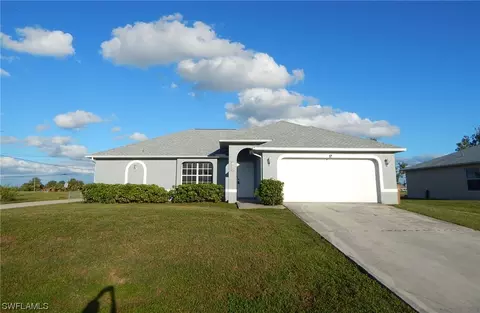1909 NE 7th Pl, Cape Coral, FL 33909