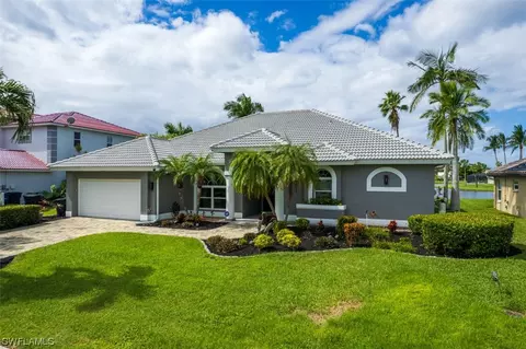 9813 Mar Largo Cir, Fort Myers, FL 33919