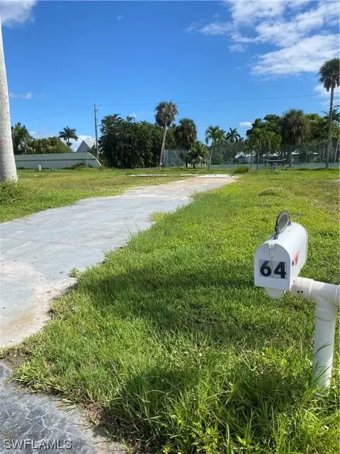 64 Poplar Pl, Fort Myers, FL 33908