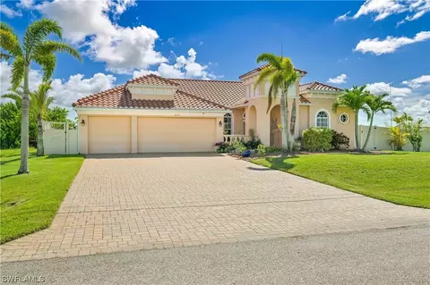 420 NW 9th St, Cape Coral, FL 33993