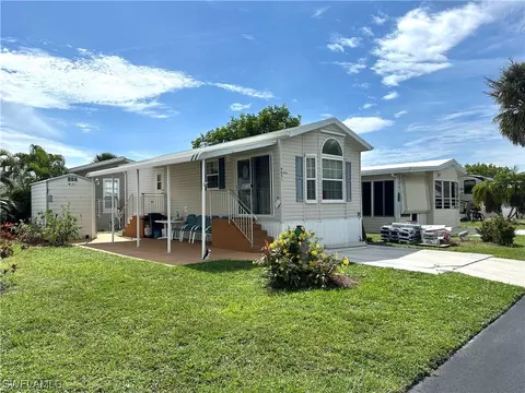 4651 Washington Way W, Estero, FL 33928