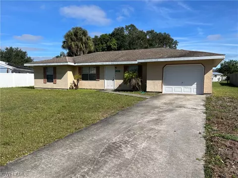4032 S Edgewater Cir, Labelle, FL 33935