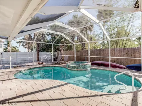 250 Miramar St, Fort Myers Beach, FL 33931