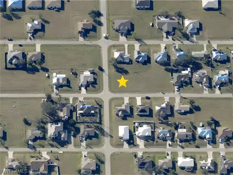 2116 NE 9th Ave, Cape Coral, FL 33909