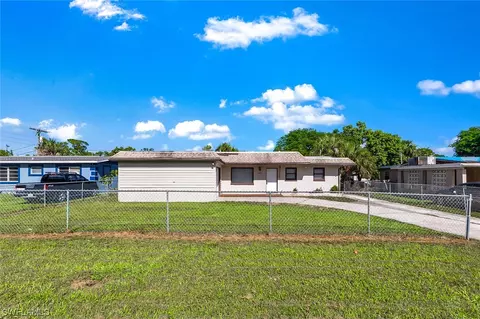 2421 Parkway St, Fort Myers, FL 33901