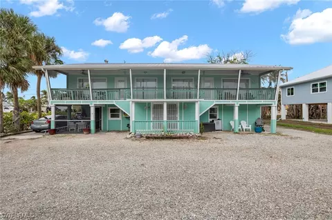 427 Lazy Way, Fort Myers Beach, FL 33931