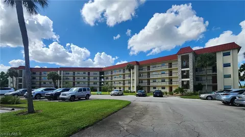 4372 27th Ct SW #2-304, Naples, FL 34116