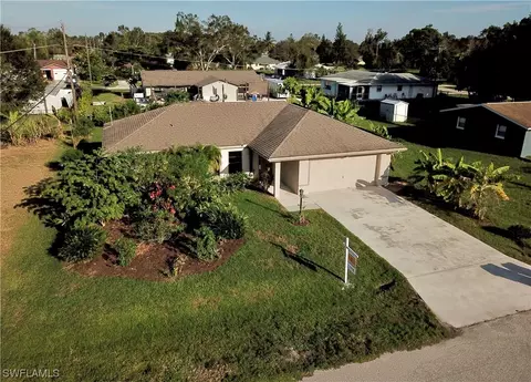 2236 Hibiscus Rd, Fort Myers, FL 33905