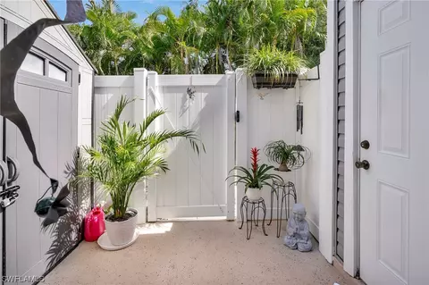 464 SW Santa Barbara Pl #1, Cape Coral, FL 33914