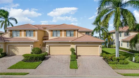 10602 Smokehouse Bay Dr #102, Naples, FL 34120