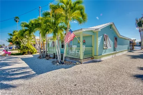 4697 Pine Island Rd NW, Matlacha, FL 33993