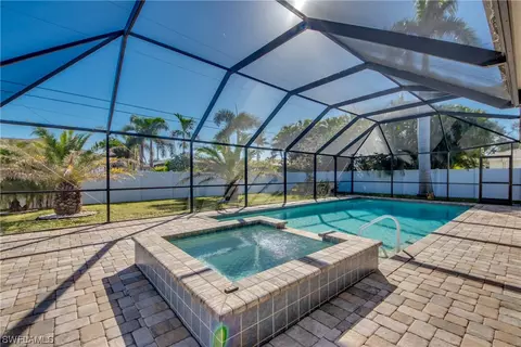 3731 SE 3rd Pl, Cape Coral, FL 33904