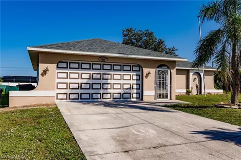 911 NE 19th St, Cape Coral, FL 33909
