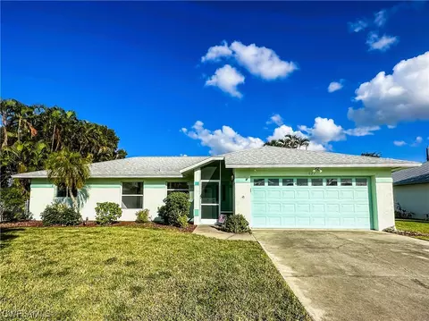 627 SE 11th Pl, Cape Coral, FL 33990