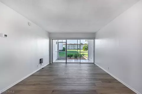 1724 Pine Valley Dr #101, Fort Myers, FL 33907