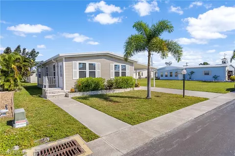 102 Sunset Cir, North Fort Myers, FL 33903