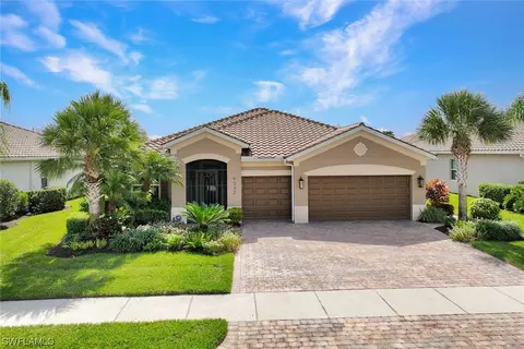 9332 Fieldstone Ln, Naples, FL 34120