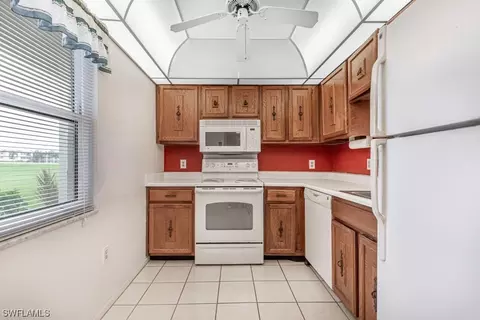 1624 Pine Valley Dr #111, Fort Myers, FL 33907